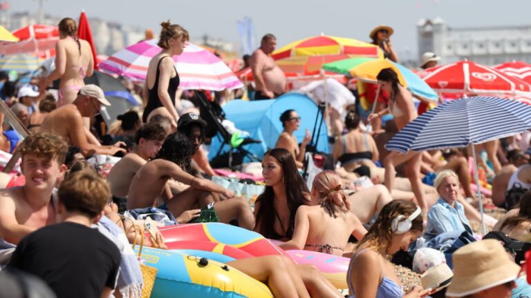 UK economy grows by better-than-expected 0.3% in second quarter